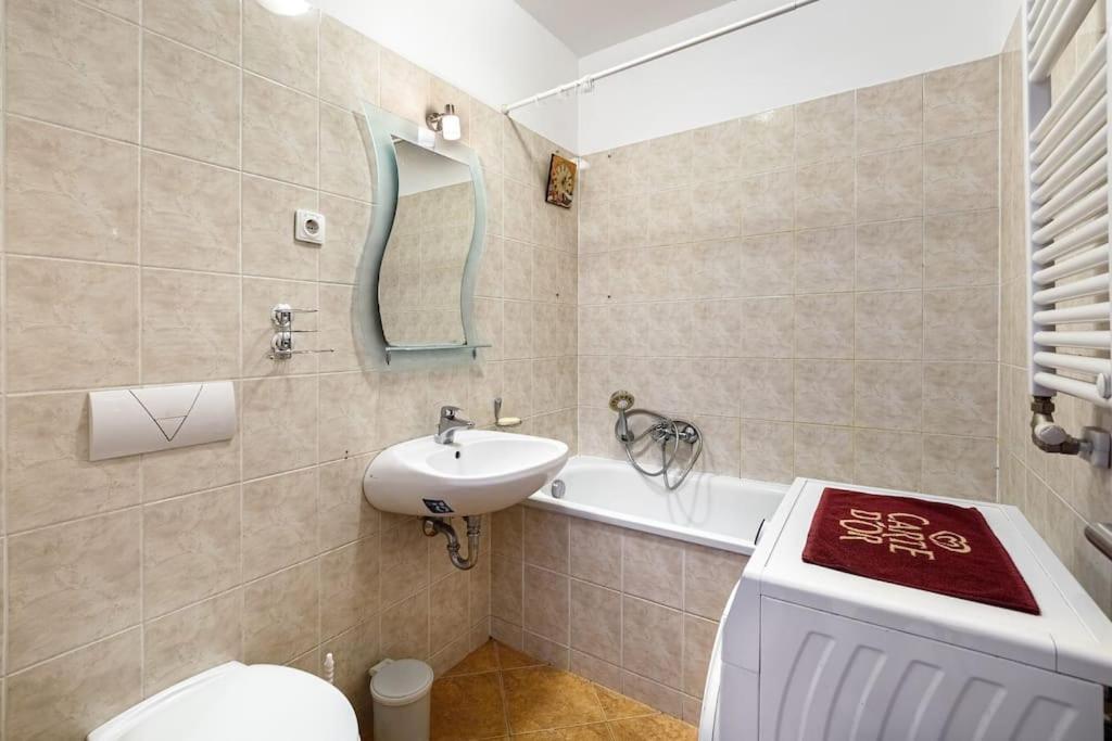 Lovely In Centre For 4 Guests * Budapest